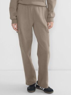 Aritzia Straight-Leg Cargo Pants in Taupe